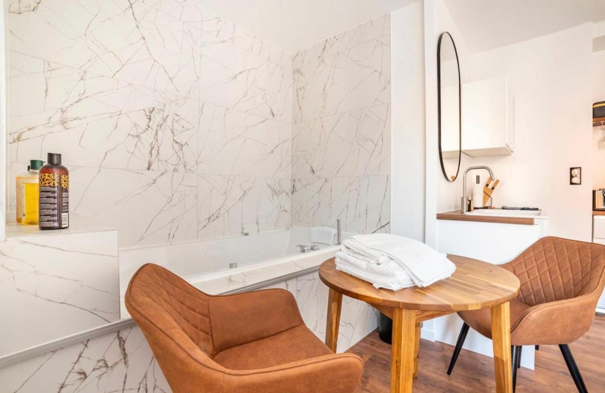 Parenthese Roanne Pierre Depierre Apartment Bagian luar foto